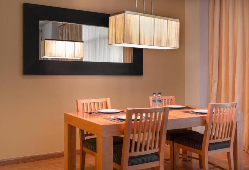 Люкс 2 Спальни, Oaks Liwa Heights Hotel Suites