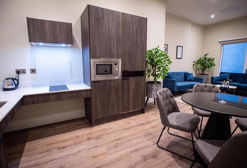 Апартаменты 2 Спальни, The Gresham Apart