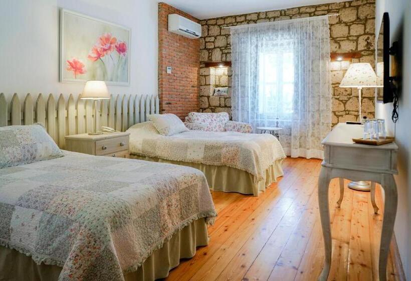 Номер Стандарт, Cadde 75