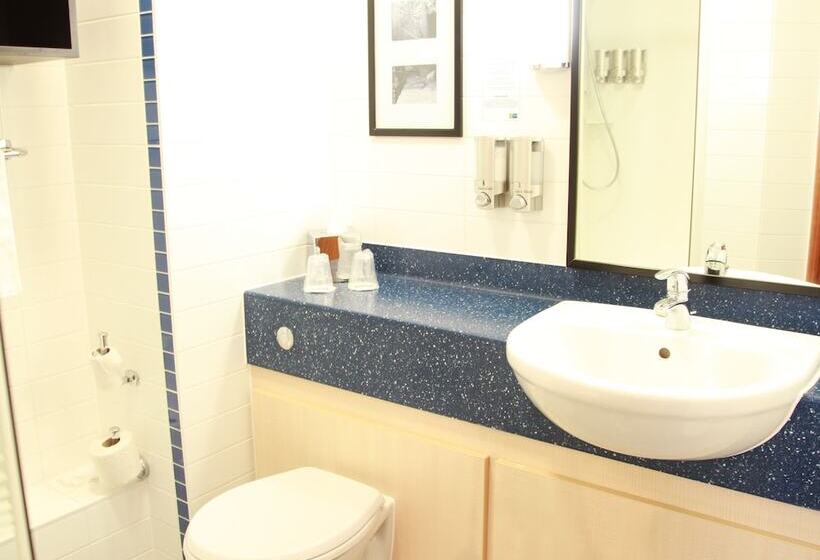 اتاق استاندارد, Holiday Inn Express Braintree, An Ihg