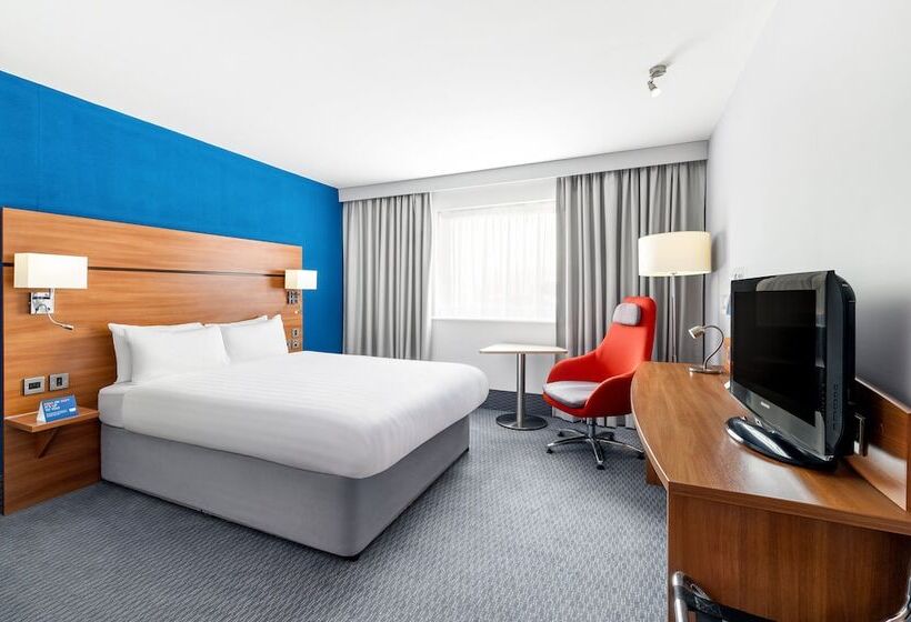اتاق استاندارد, Holiday Inn Express Braintree, An Ihg