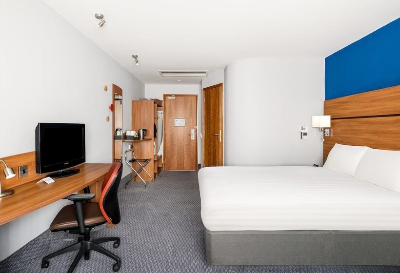 اتاق استاندارد, Holiday Inn Express Braintree, An Ihg