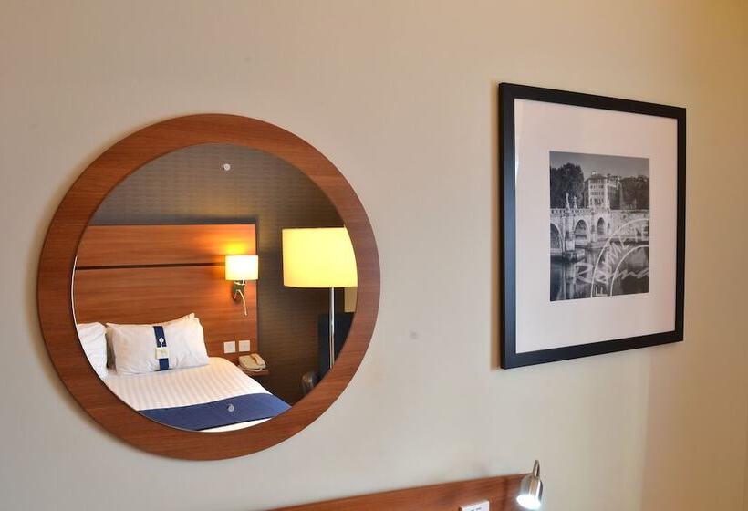 اتاق استاندارد, Holiday Inn Express Braintree, An Ihg