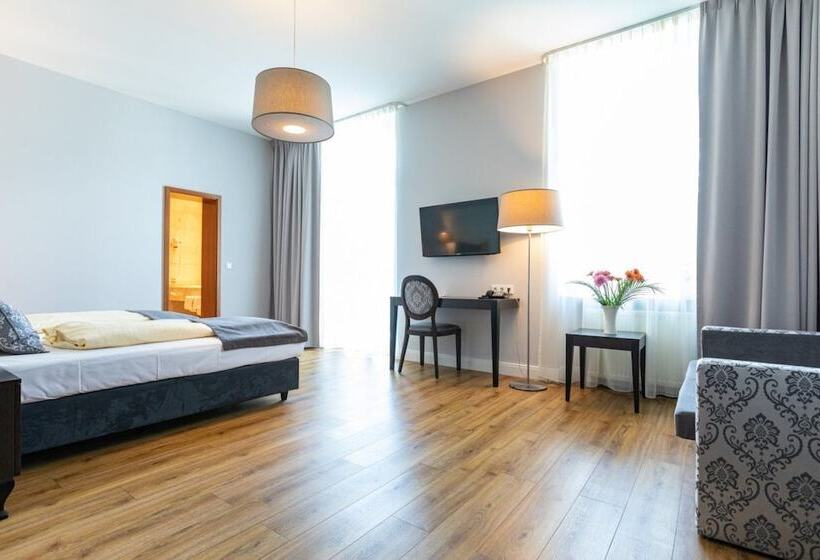 Номер Стандарт, Rheinischer Hof Bad Soden