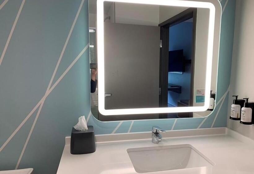 带大床的标准间, Avid Hotels   Salem, An Ihg
