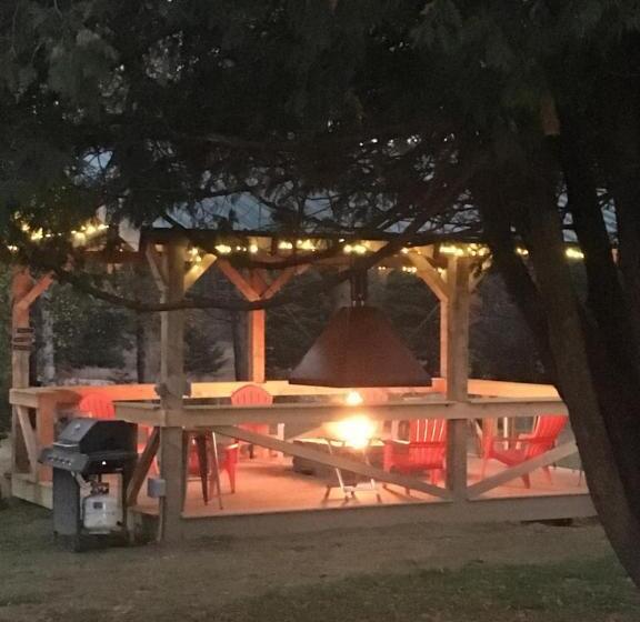 デラックスルーム, Mountain View Motel & Campground