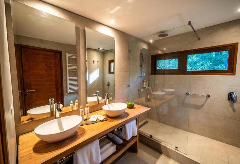 سوییت با چشم‌انداز باغ, Rakau Lodge