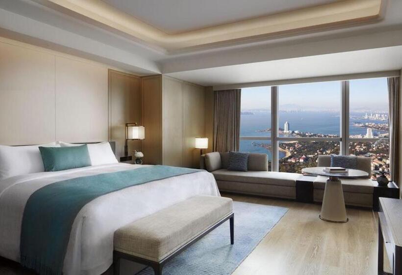 اتاق سوپریور با چشم‌انداز شهر, The St. Regis Qingdao