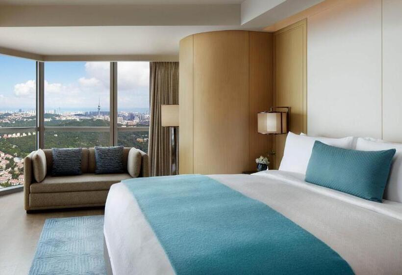 اتاق دلوکس با تخت کینگ و چشم‌انداز شهر, The St. Regis Qingdao