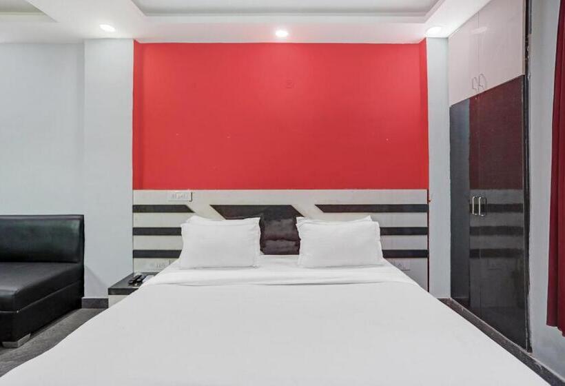 Standardrum, Townhouse 456 The Hotel Noida Grand