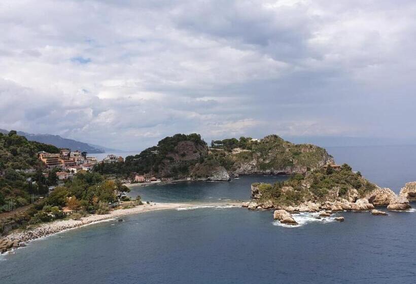 اتاق لوکس با بالکن, La Punta