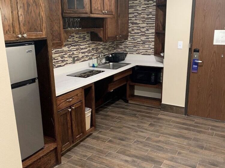 Люкс Адаптированный для Инвалидов, Comfort Suites West Monroe Near Ike Hamilton Expo Center