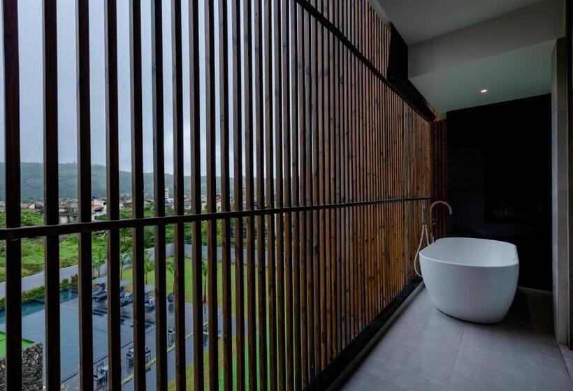 Номер Deluxe с Балконом, Radisson Resort And Spa Lonavala