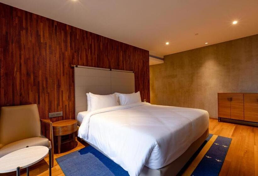 Президентский Люкс, Radisson Resort And Spa Lonavala
