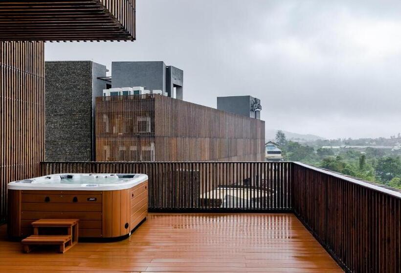 Президентский Люкс, Radisson Resort And Spa Lonavala