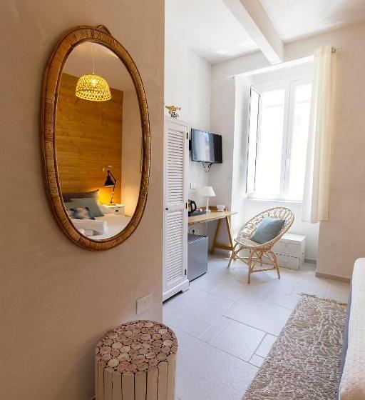 اتاق استاندارد برای معلولان, Palazzo Badiale History&rooms