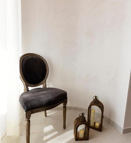 اتاق لوکس, Palazzo Badiale History&rooms
