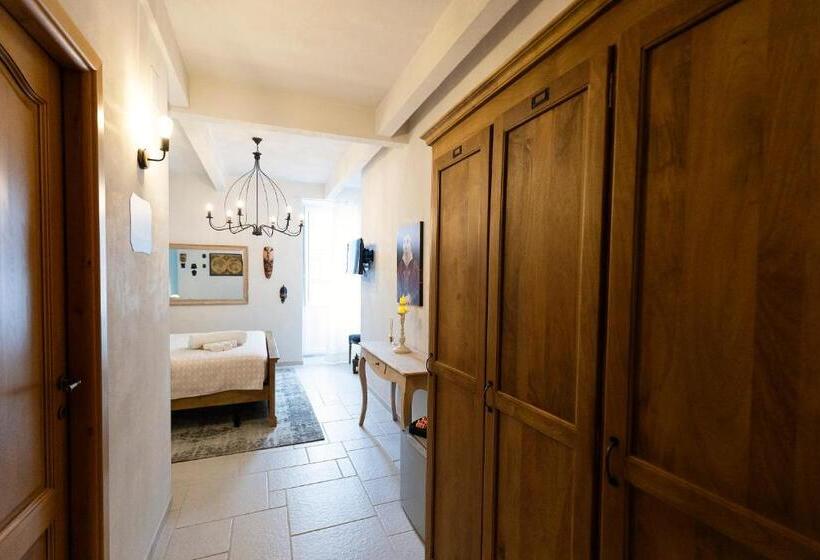 اتاق لوکس, Palazzo Badiale History&rooms