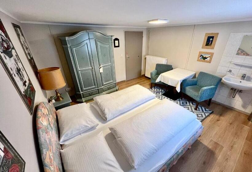 Standardzimmer Geteiltes Bad, Lech Hostel