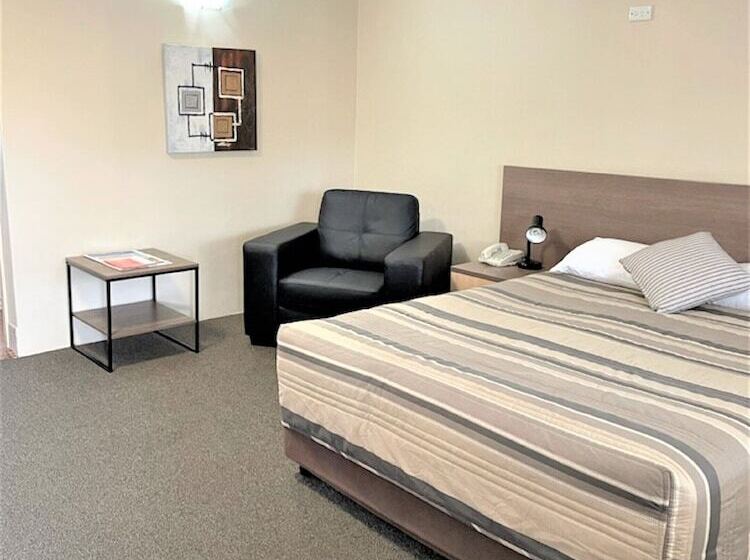 Номер Стандарт, Milgate Motel