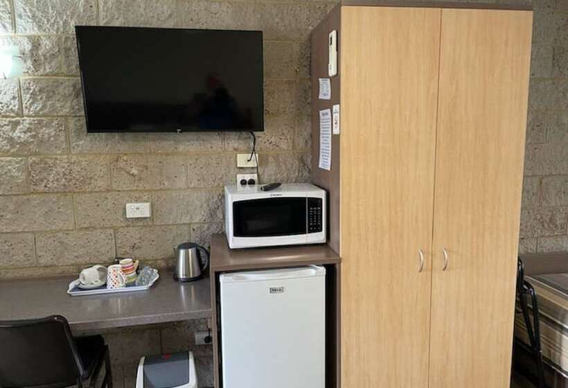Номер Стандарт, Milgate Motel