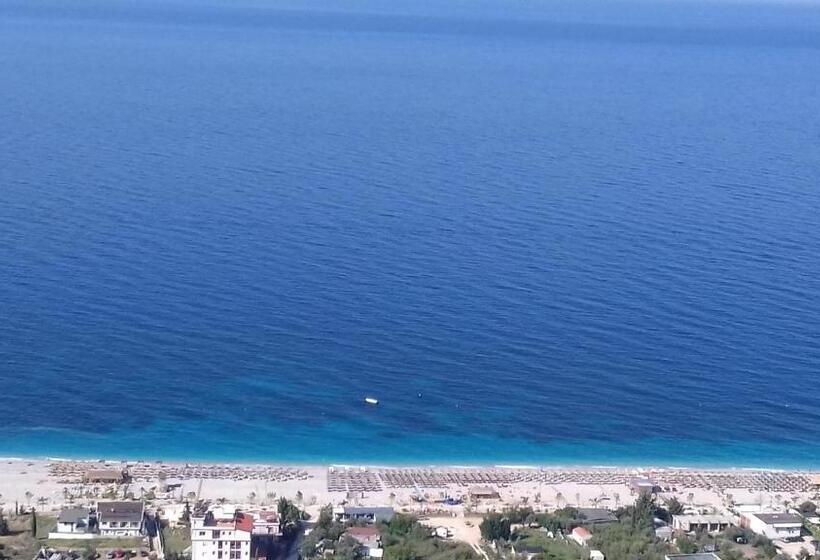 اتاق استاندارد چهار تخته, Bluflest