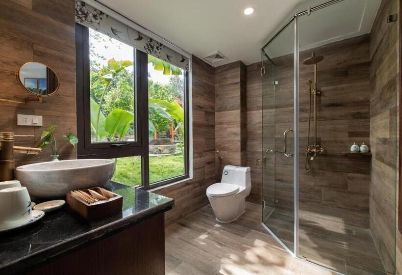 اتاق استاندارد با چشم‌انداز استخر, Bai Dinh Riverside Resort & Spa