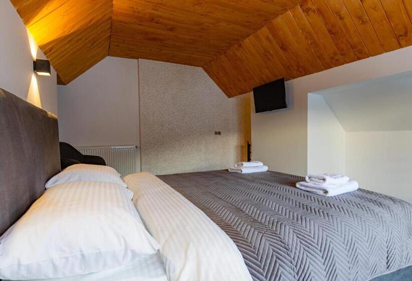 سوییت دوبلکس, Konopka Forest Home & Spa