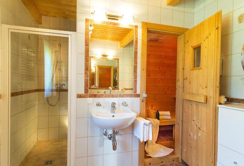 Апартаменты 3 Спальни, Alpenparks Hagan Lodge Altaussee