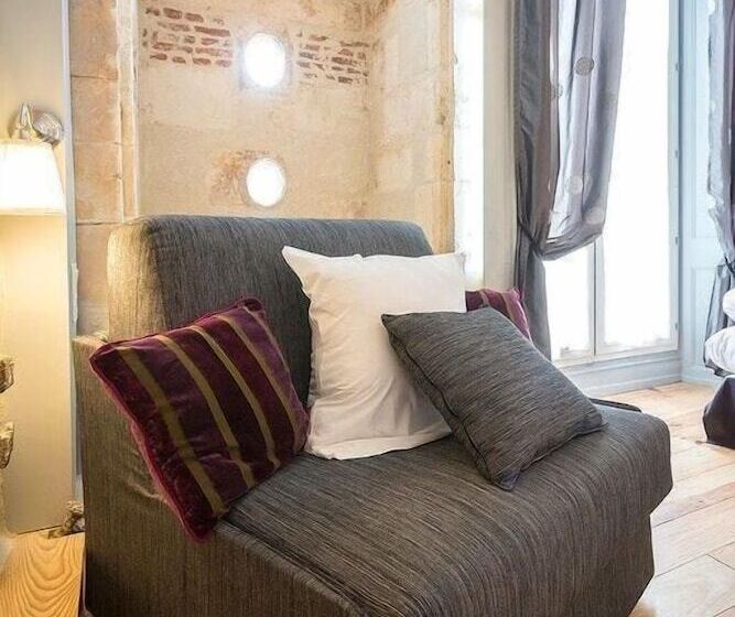 Семейный Номер, Hôtel De La Paix