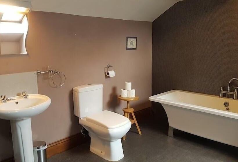 اتاق استاندارد, Forresters Bar & French Restaurant With Rooms