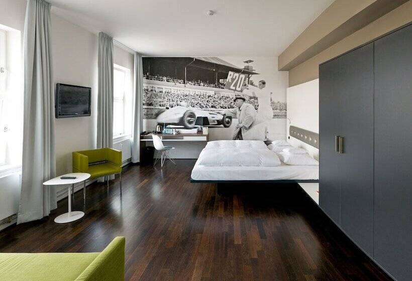 스탠다드 트리플 룸, V8 Hotel Classic Motorworld Region Stuttgart