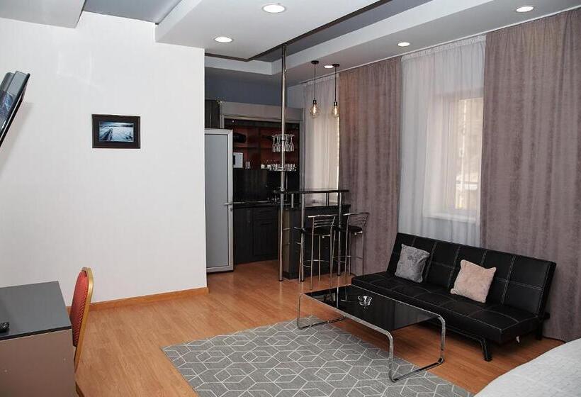استودیوی استاندارد, Rest Apartments By Nava
