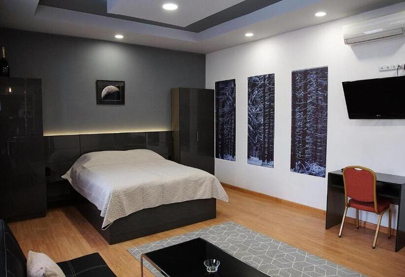 استودیوی استاندارد, Rest Apartments By Nava