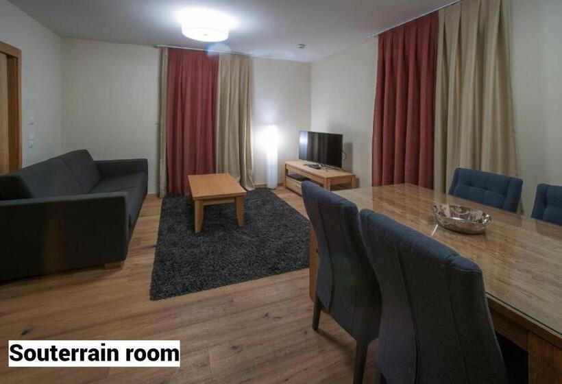سوییت, The House Zell Am See
