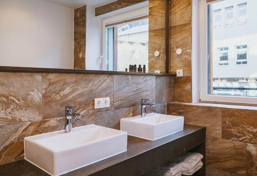 3 Bedroom Suite, The House Zell Am See