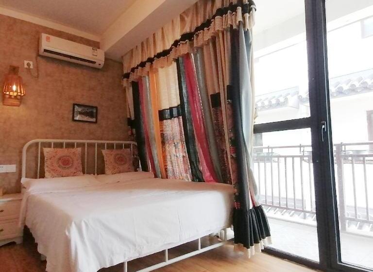 标准间带阳台, Hangzhou Citynest Music B&b 杭州栖息地音乐桌游民宿