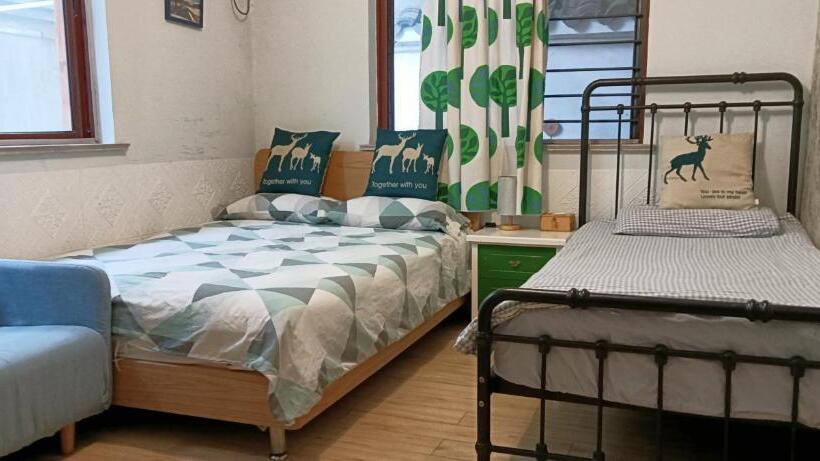 标准三人间, Hangzhou Citynest Music B&b 杭州栖息地音乐桌游民宿