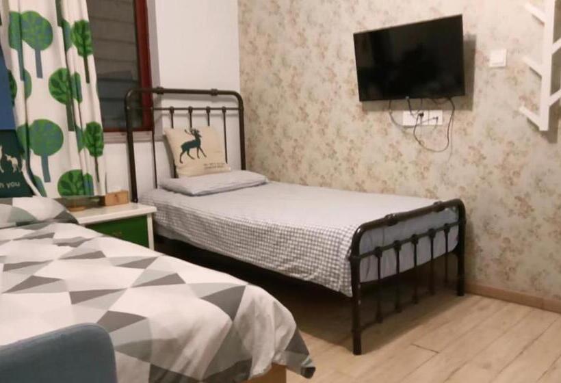 标准三人间, Hangzhou Citynest Music B&b 杭州栖息地音乐桌游民宿