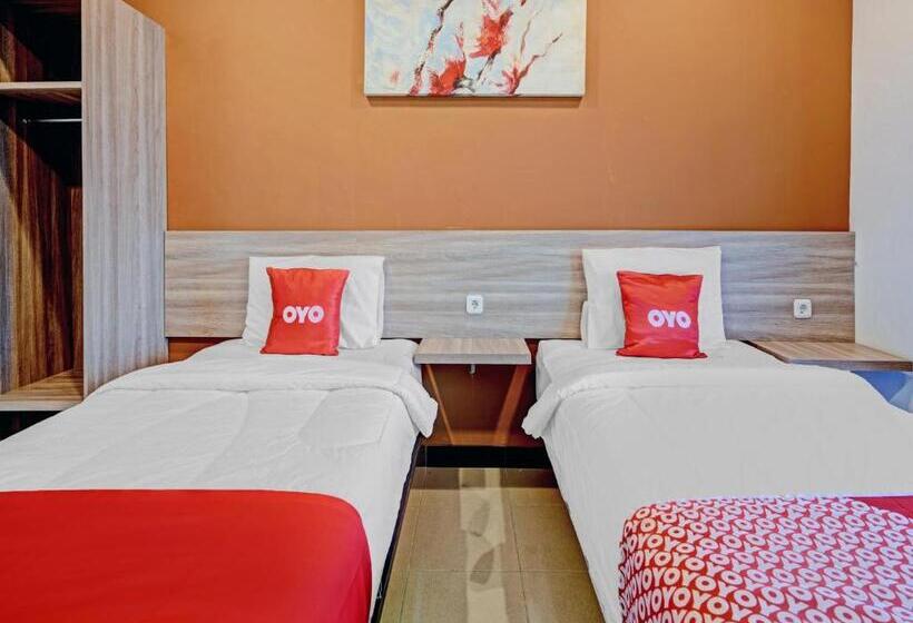 Номер Deluxe, Capital O 90497 Navaya Guest House