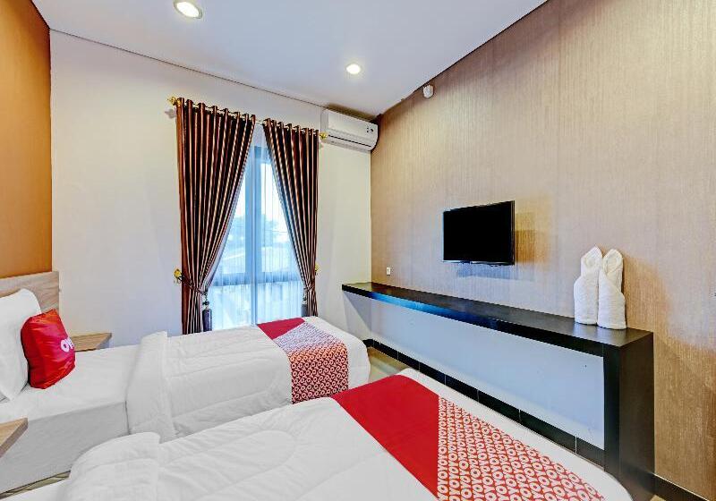 Номер Deluxe, Capital O 90497 Navaya Guest House