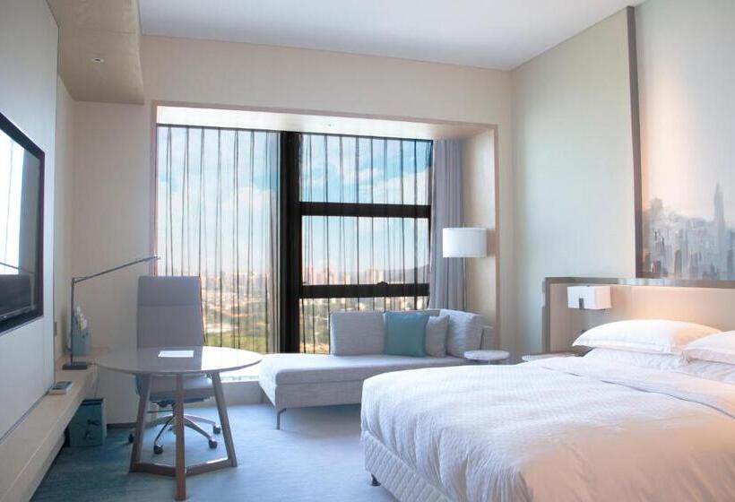 اتاق دلوکس با تخت کینگ و چشم‌انداز شهر, Four Points By Sheraton Wuhan, Jiangxia
