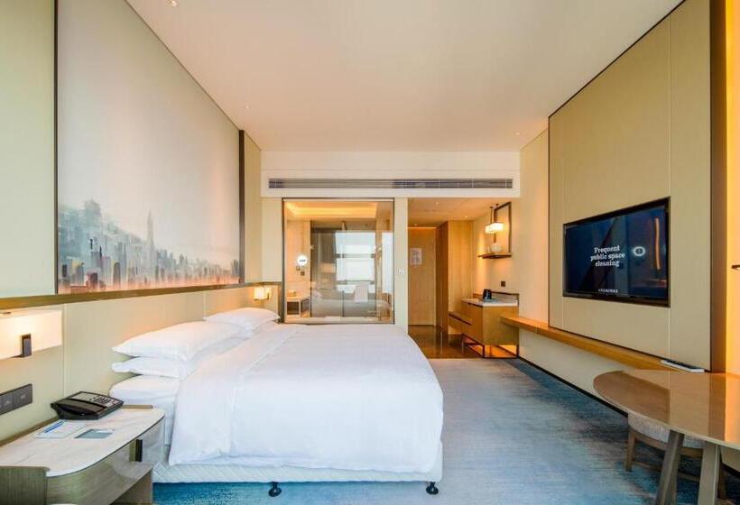 اتاق دلوکس با تخت کینگ و چشم‌انداز شهر, Four Points By Sheraton Wuhan, Jiangxia
