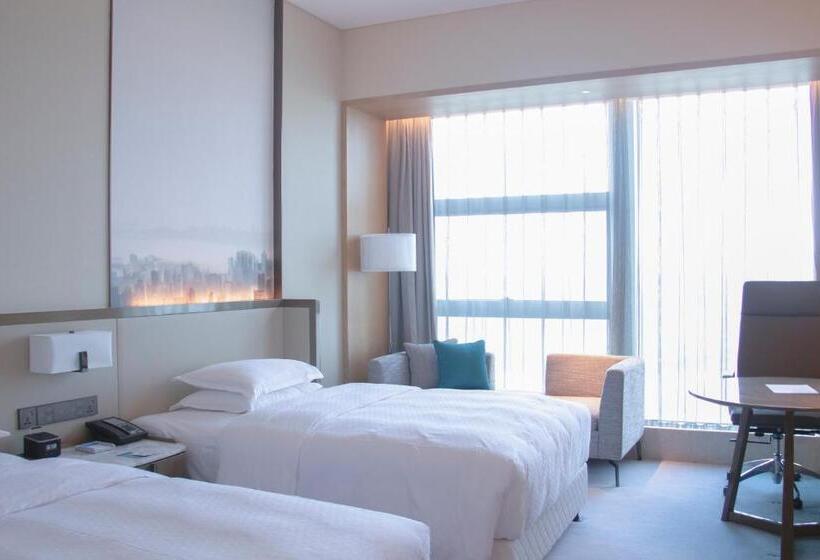 اتاق لوکس با چشم‌انداز دریاچه, Four Points By Sheraton Wuhan, Jiangxia