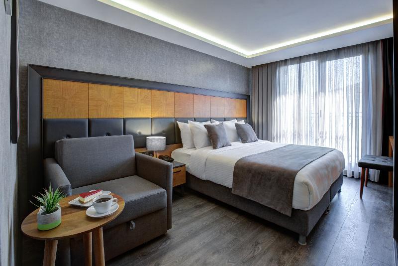 اتاق سوپریور سه تخته, No12 Hotel Sultanahmet