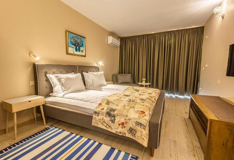 Номер Стандарт Вид на Бассейн, Club Houses Stefvall