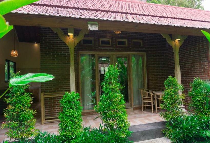 Quarto Familiar, Prayatna Villas