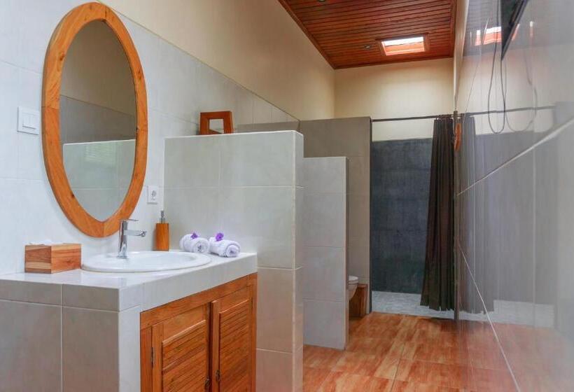 Quarto Familiar, Prayatna Villas