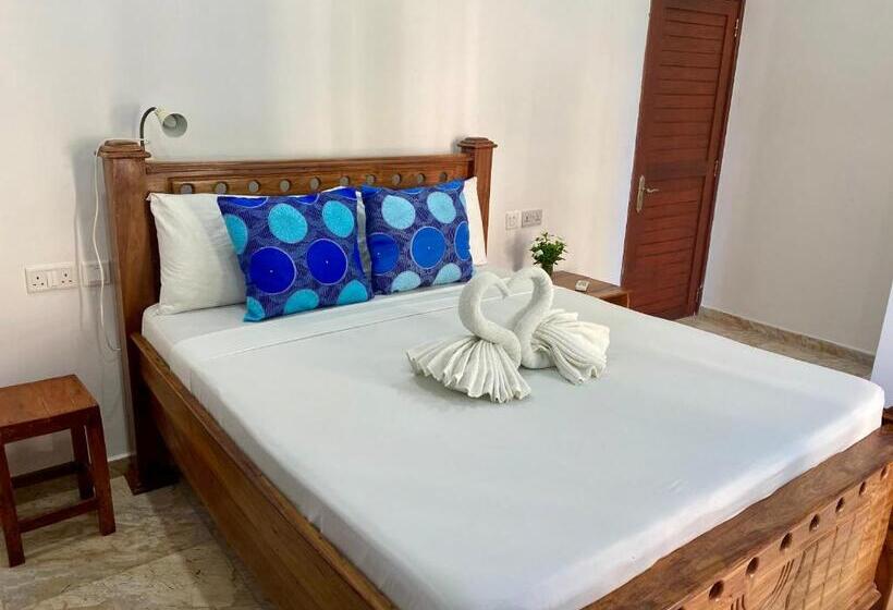 غرفة قياسية مزوَّدة بشُرفة, Cezere The Palm