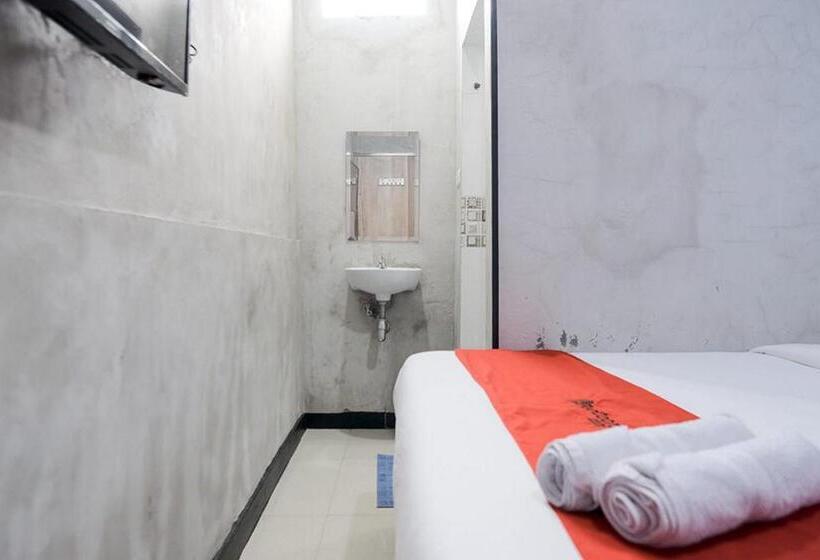 Номер Deluxe, Reddoorz @ Sekip Medan